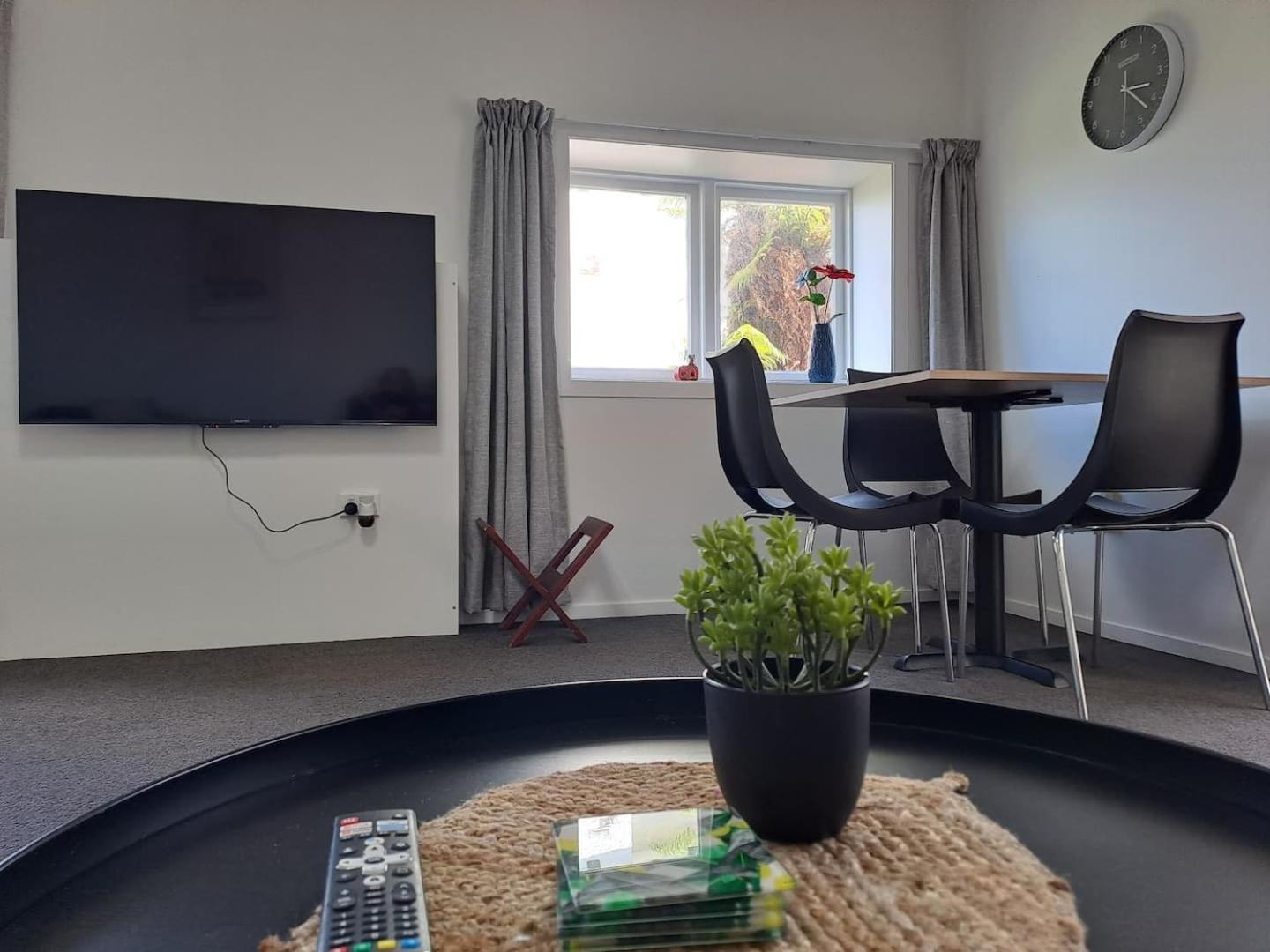 St Clair Apartment - 1 Bedroom ダニーデン エクステリア 写真